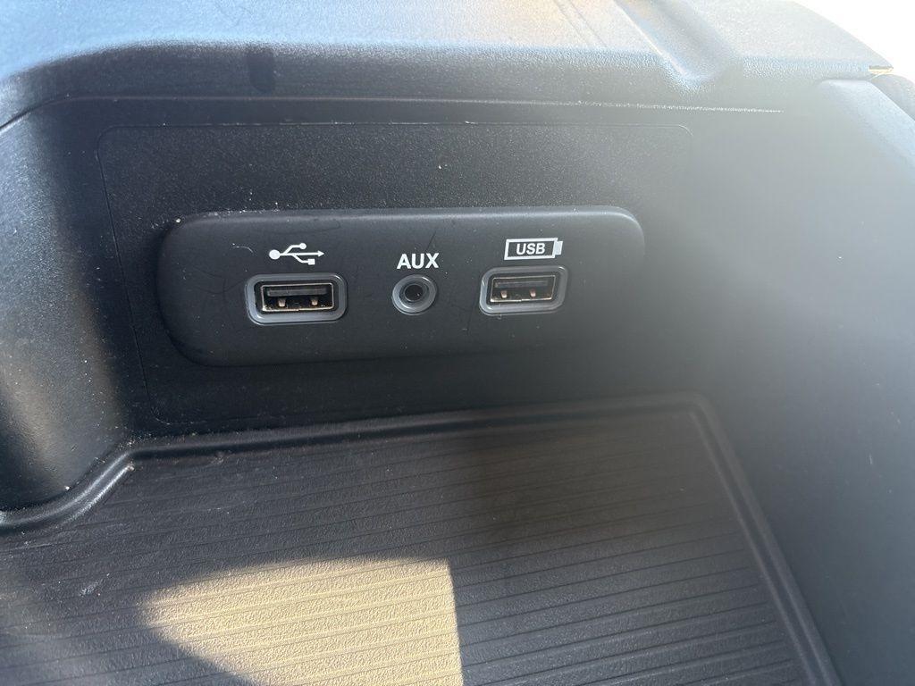 RAM 1500 Classic Warlock 4x4 Crew Cab 5'7" Box 2024