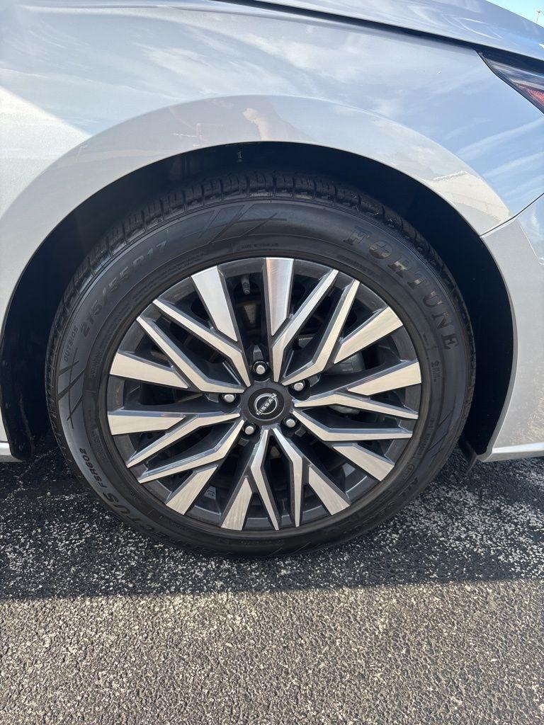 Nissan Altima 2.5 SV Sedan 2024