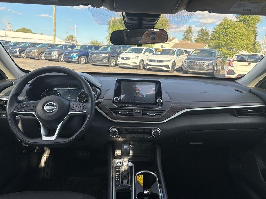 Nissan Altima 2.5 SV Sedan 2024