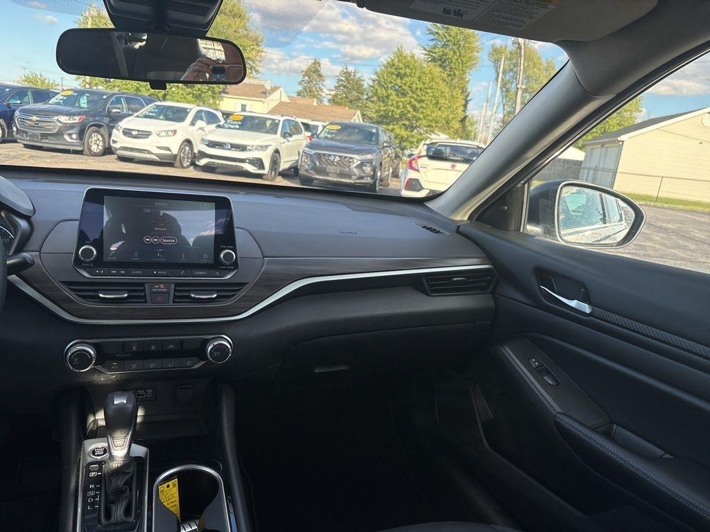 Nissan Altima 2.5 SV Sedan 2024