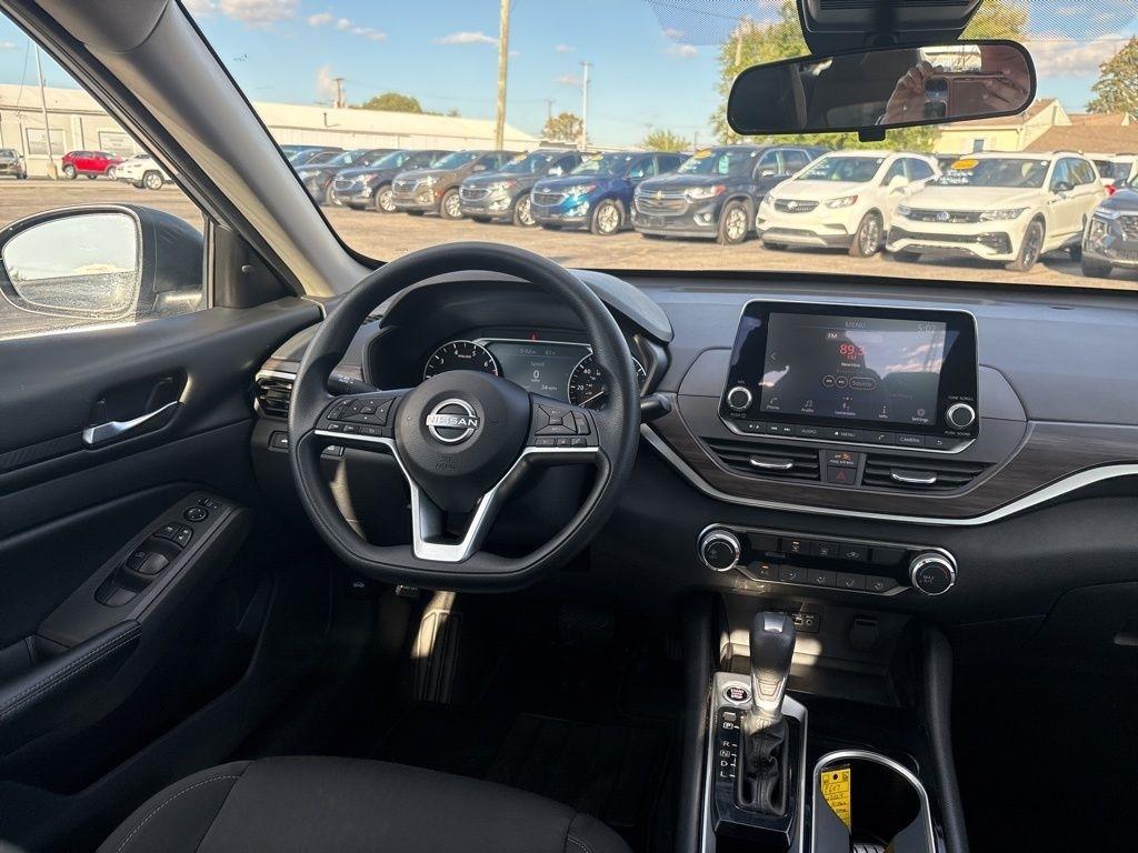 Nissan Altima 2.5 SV Sedan 2024