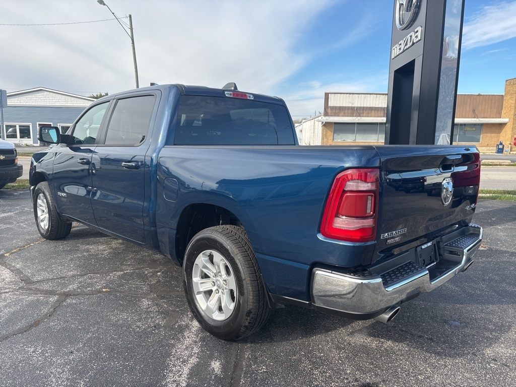 RAM 1500 Laramie 4x4 Crew Cab 5'7" Box 2024 RAM 1500 Laramie 4x4 Crew Cab 5'7" Box 2024