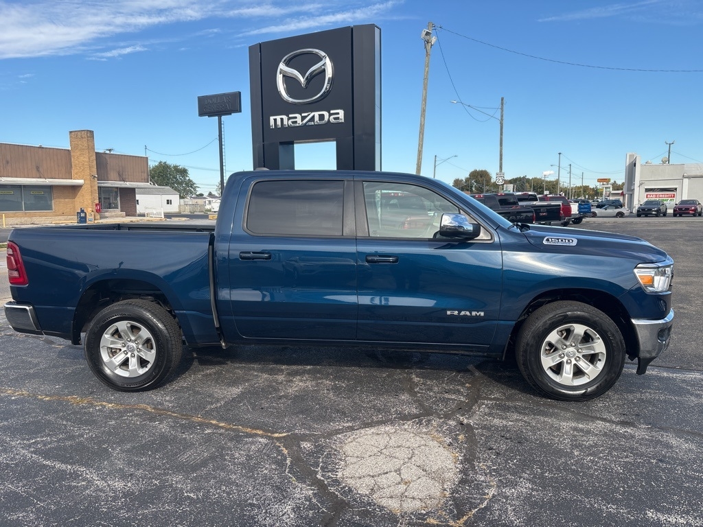 RAM 1500 Laramie 4x4 Crew Cab 5'7" Box 2024 RAM 1500 Laramie 4x4 Crew Cab 5'7" Box 2024