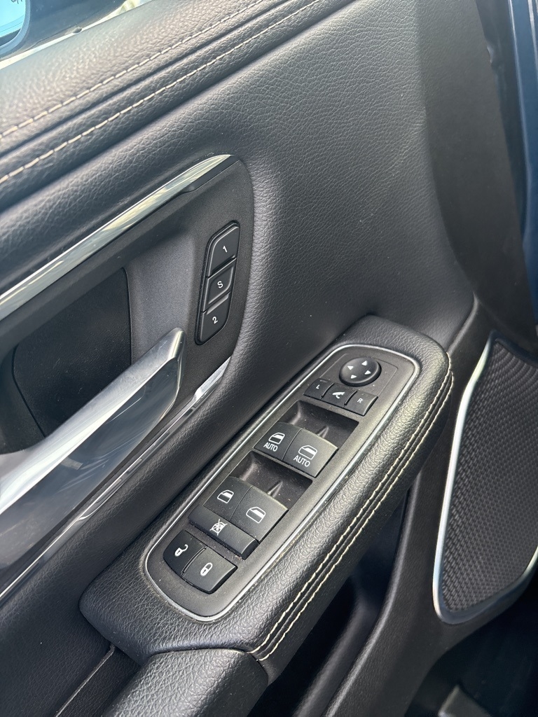 RAM 1500 Laramie 4x4 Crew Cab 5'7" Box 2024 RAM 1500 Laramie 4x4 Crew Cab 5'7" Box 2024