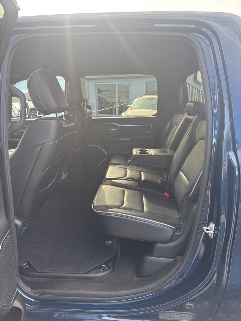 RAM 1500 Laramie 4x4 Crew Cab 5'7" Box 2024 RAM 1500 Laramie 4x4 Crew Cab 5'7" Box 2024