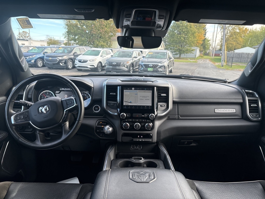 RAM 1500 Laramie 4x4 Crew Cab 5'7" Box 2024 RAM 1500 Laramie 4x4 Crew Cab 5'7" Box 2024