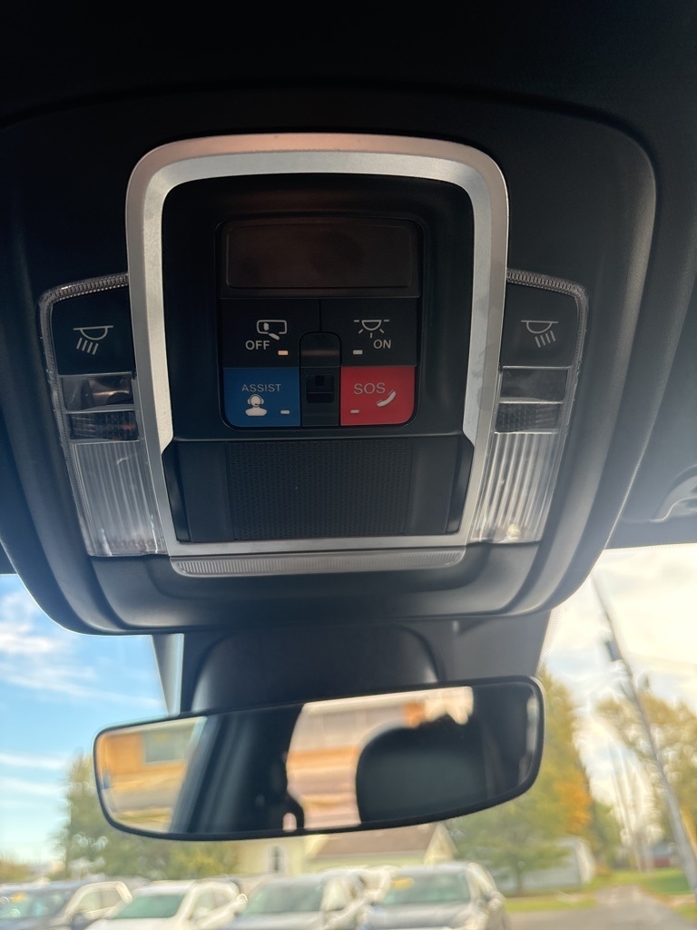 RAM 1500 Laramie 4x4 Crew Cab 5'7" Box 2024 RAM 1500 Laramie 4x4 Crew Cab 5'7" Box 2024