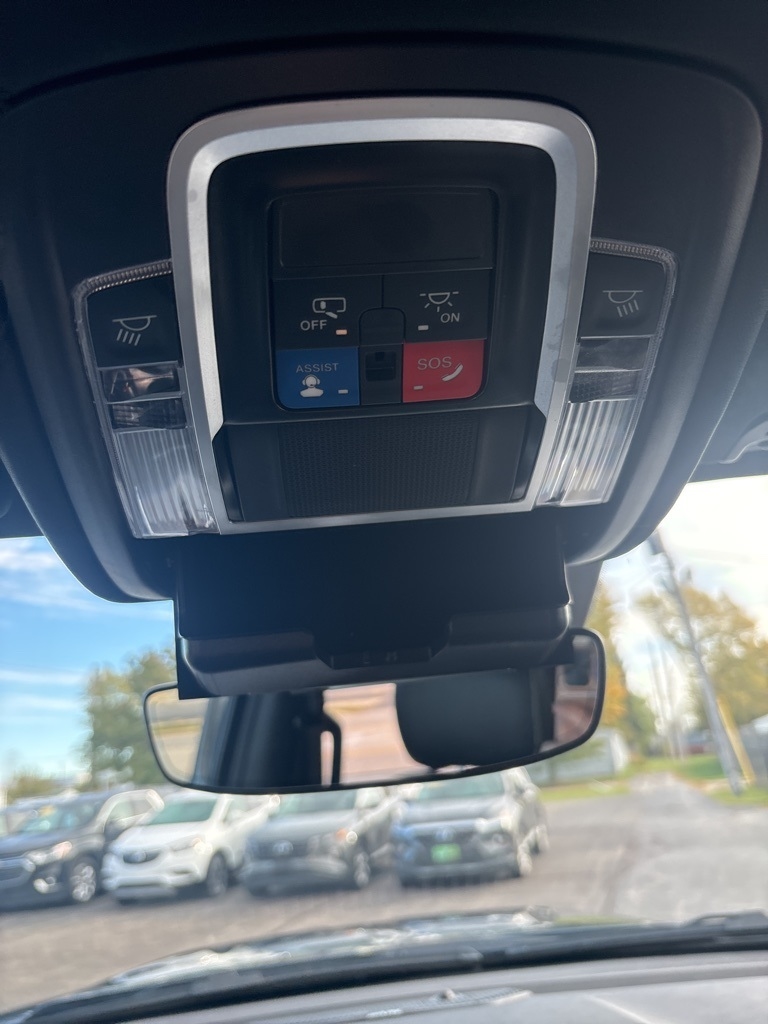 RAM 1500 Laramie 4x4 Crew Cab 5'7" Box 2024 RAM 1500 Laramie 4x4 Crew Cab 5'7" Box 2024