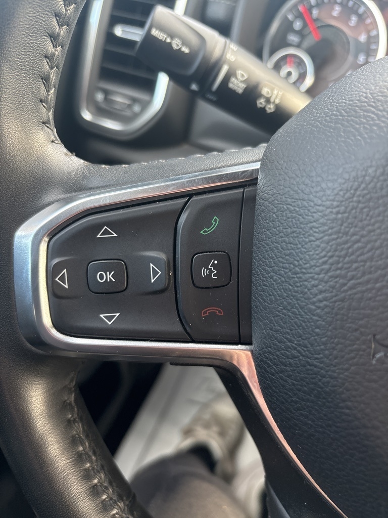 RAM 1500 Laramie 4x4 Crew Cab 5'7" Box 2024 RAM 1500 Laramie 4x4 Crew Cab 5'7" Box 2024