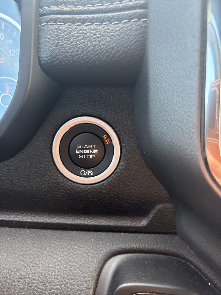 RAM 1500 Laramie 4x4 Crew Cab 5'7" Box 2024 RAM 1500 Laramie 4x4 Crew Cab 5'7" Box 2024