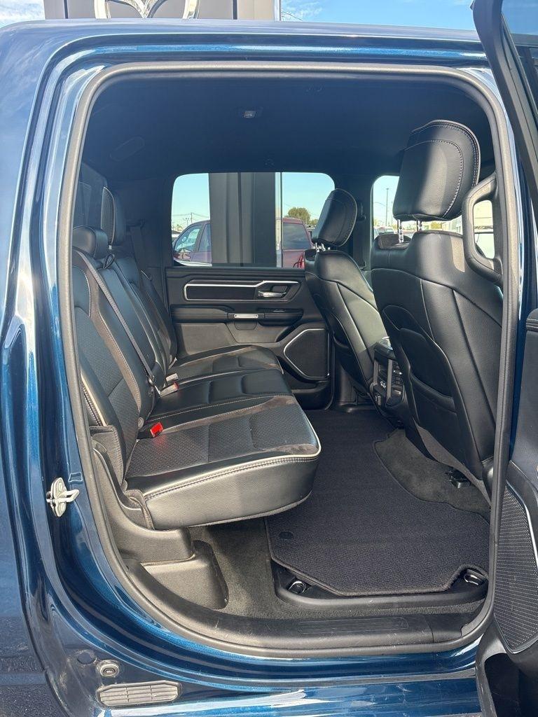 RAM 1500 Laramie 4x4 Crew Cab 5'7" Box 2024