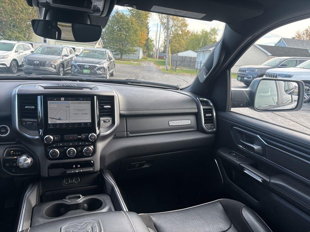 RAM 1500 Laramie 4x4 Crew Cab 5'7" Box 2024