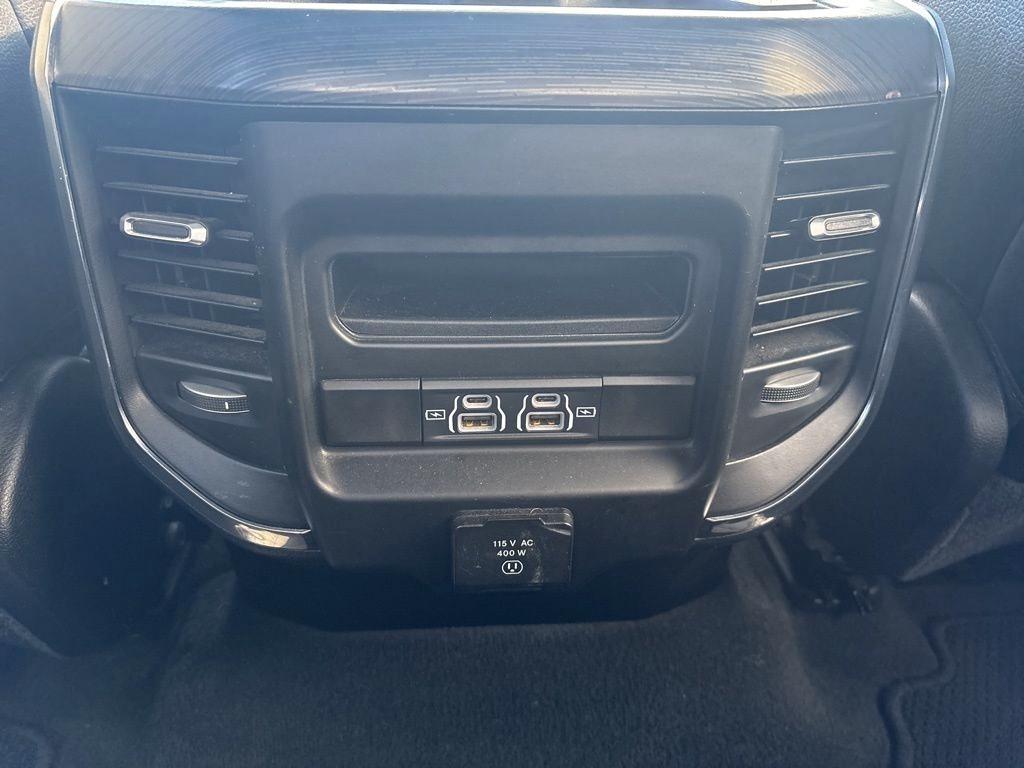 RAM 1500 Laramie 4x4 Crew Cab 5'7" Box 2024