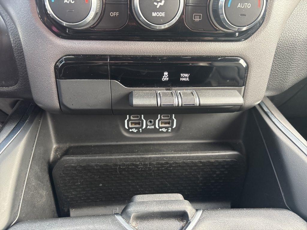 RAM 1500 Laramie 4x4 Crew Cab 5'7" Box 2024