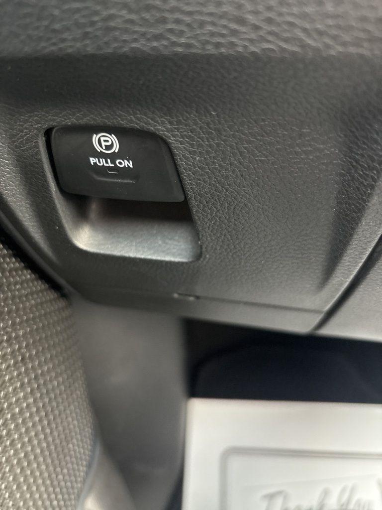 RAM 1500 Laramie 4x4 Crew Cab 5'7" Box 2024