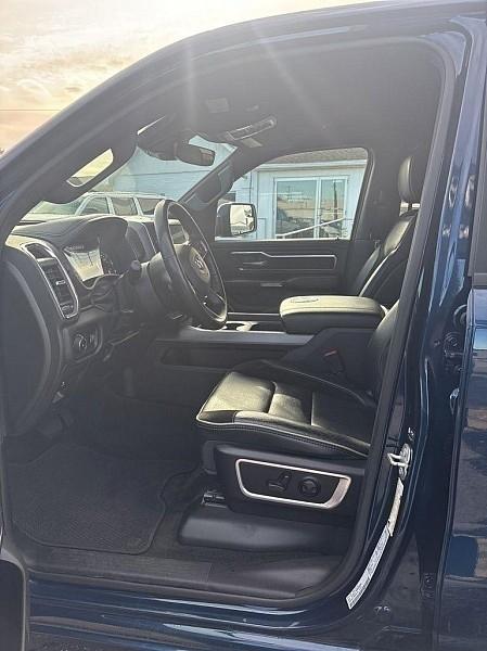 RAM 1500 Laramie 4x4 Crew Cab 5'7" Box 2024