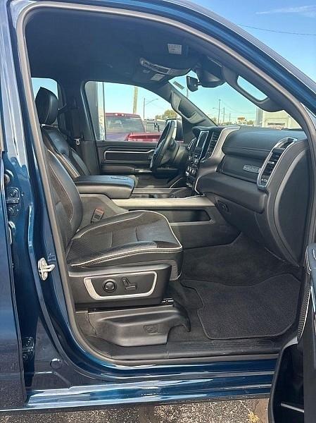 RAM 1500 Laramie 4x4 Crew Cab 5'7" Box 2024