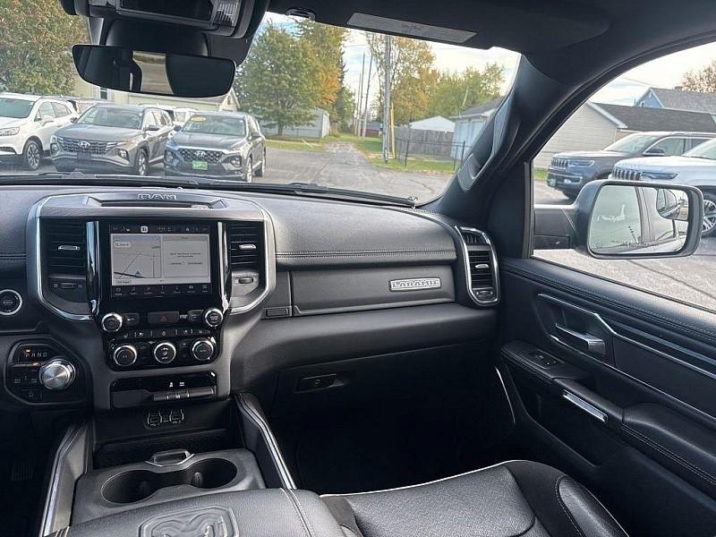 RAM 1500 Laramie 4x4 Crew Cab 5'7" Box 2024