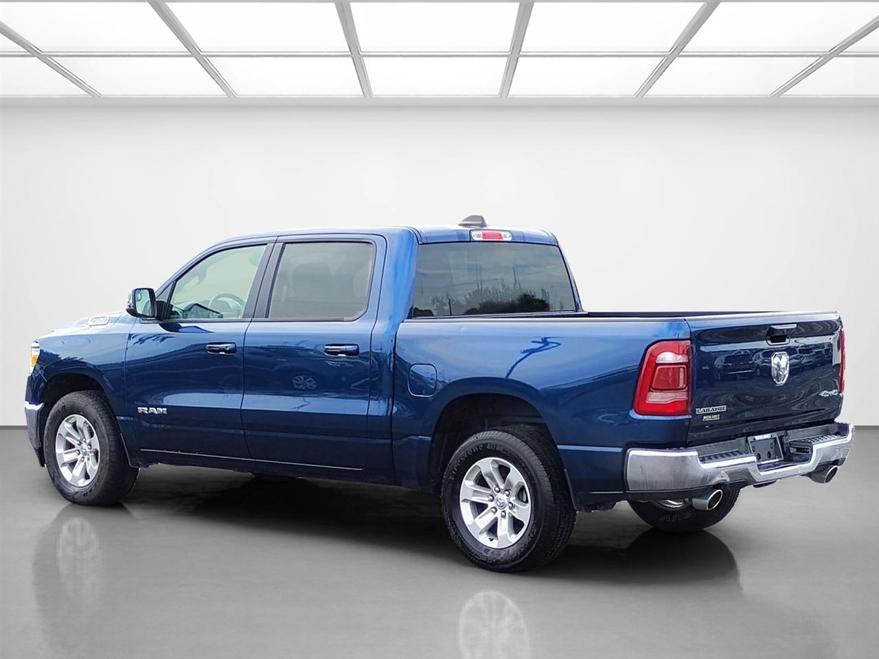 RAM 1500 Laramie 4x4 Crew Cab 5'7" Box 2024