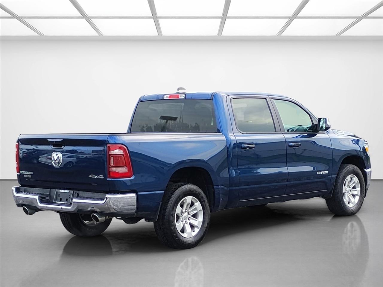 RAM 1500 Laramie 4x4 Crew Cab 5'7" Box 2024