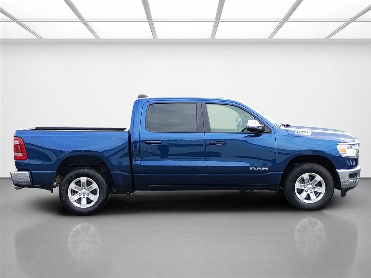 RAM 1500 Laramie 4x4 Crew Cab 5'7" Box 2024