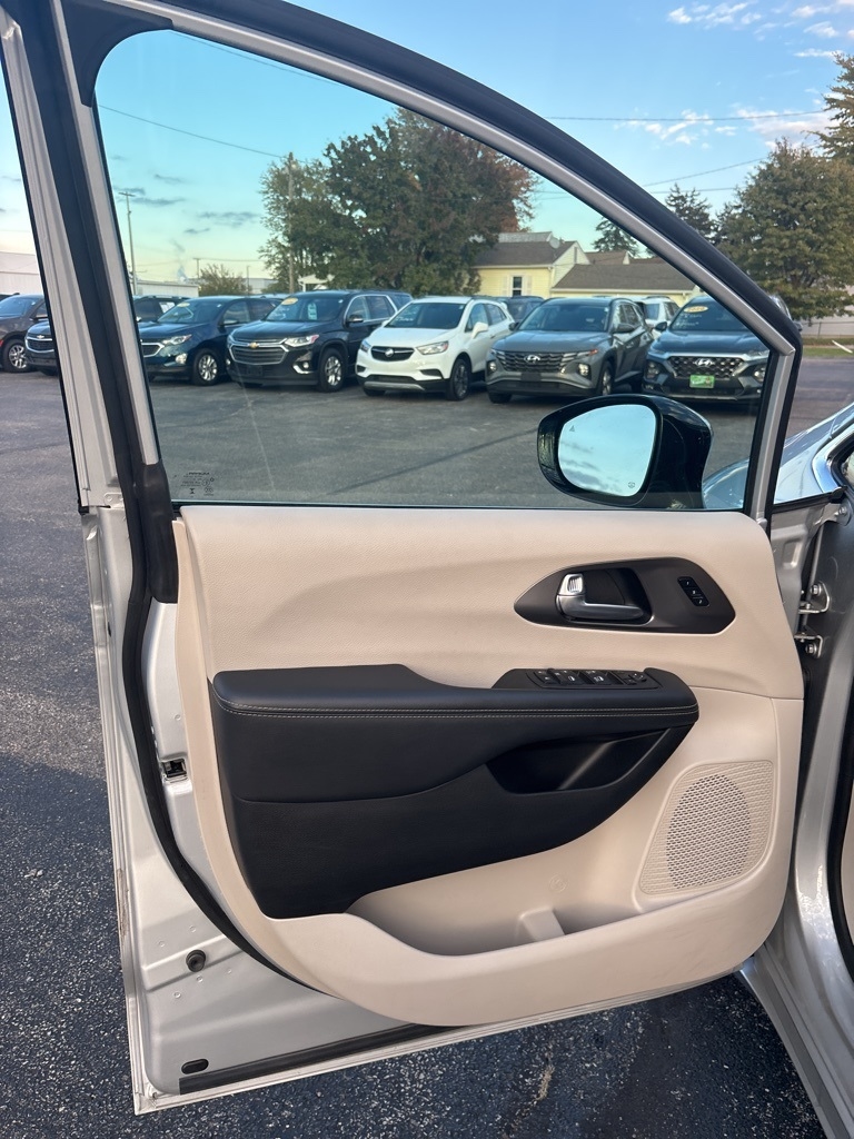 Chrysler Pacifica Touring L FWD 2024 Chrysler Pacifica Touring L FWD 2024