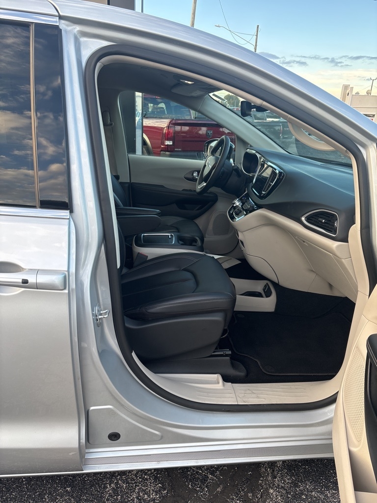 Chrysler Pacifica Touring L FWD 2024 Chrysler Pacifica Touring L FWD 2024