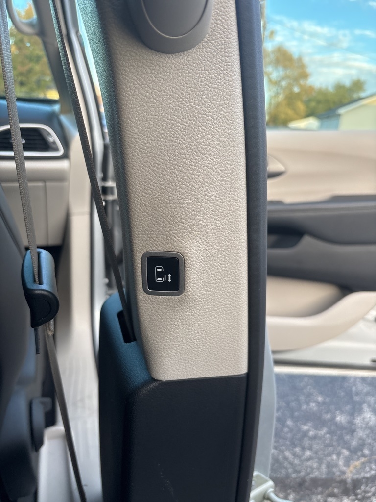 Chrysler Pacifica Touring L FWD 2024 Chrysler Pacifica Touring L FWD 2024