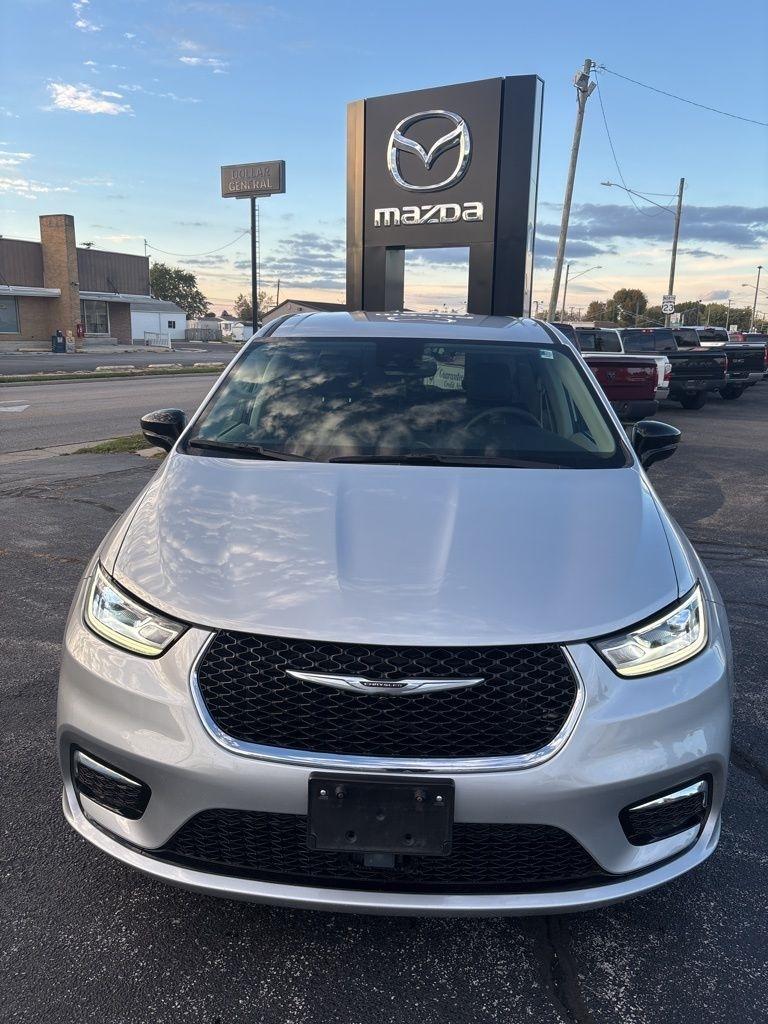 Chrysler Pacifica Touring L FWD 2024