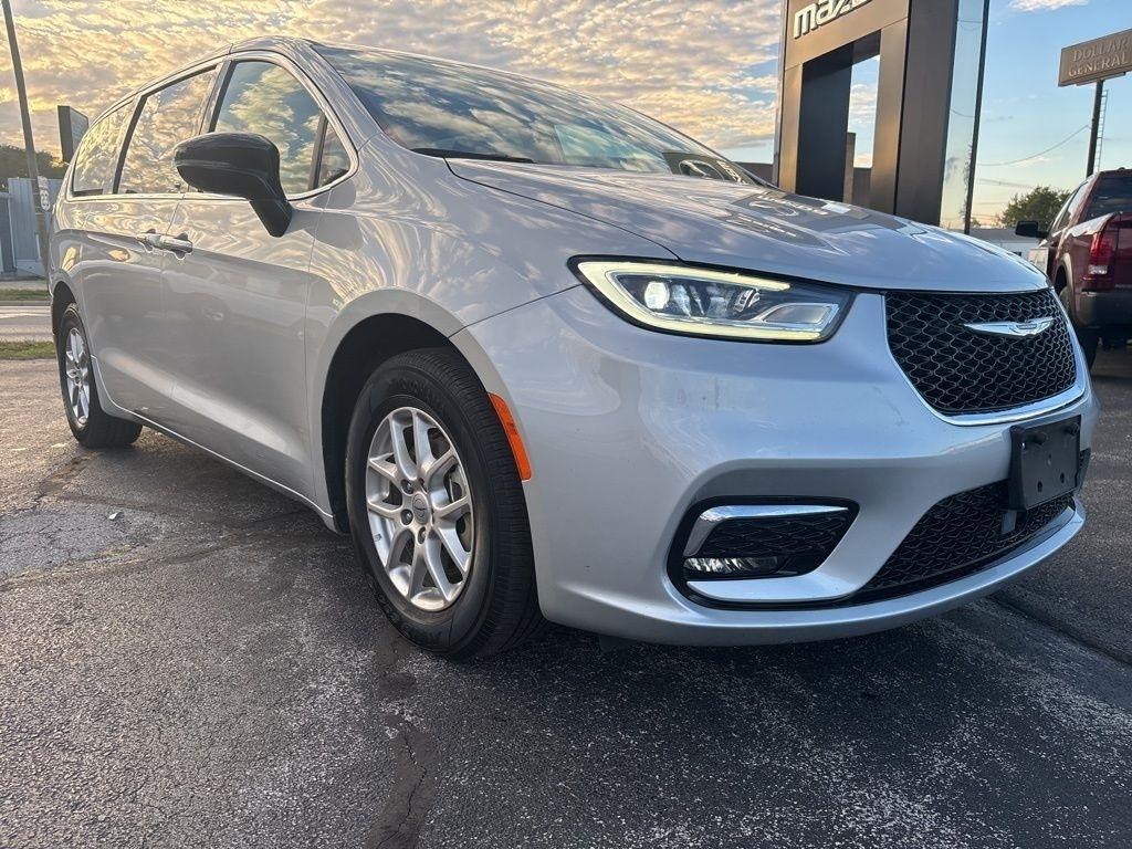 Chrysler Pacifica Touring L FWD 2024