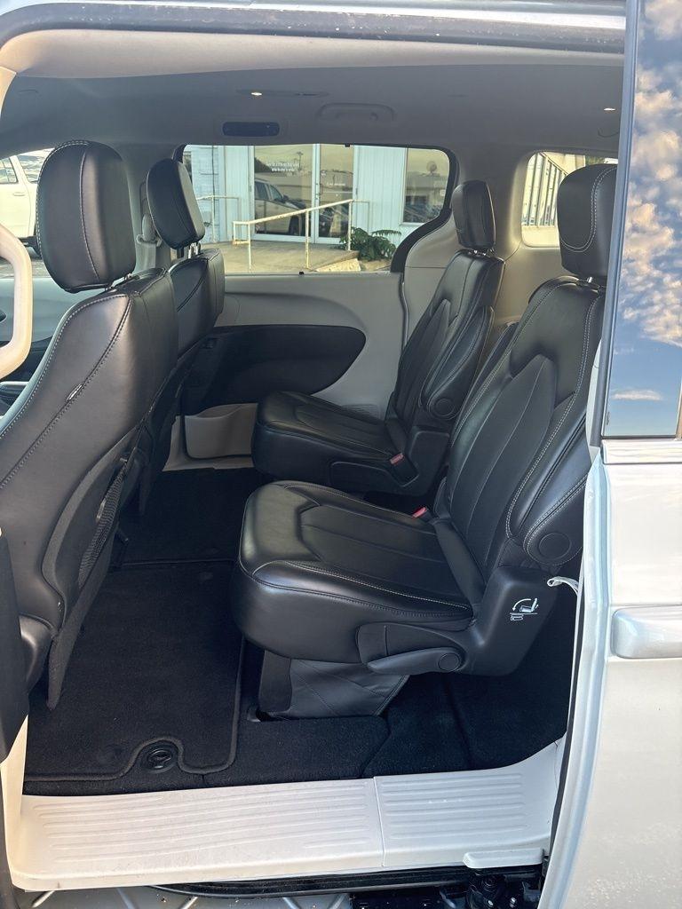 Chrysler Pacifica Touring L FWD 2024