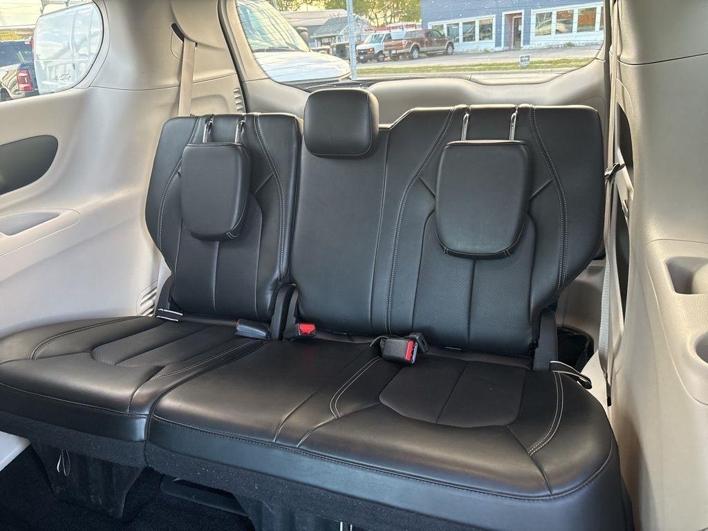 Chrysler Pacifica Touring L FWD 2024