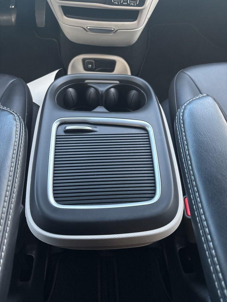 Chrysler Pacifica Touring L FWD 2024