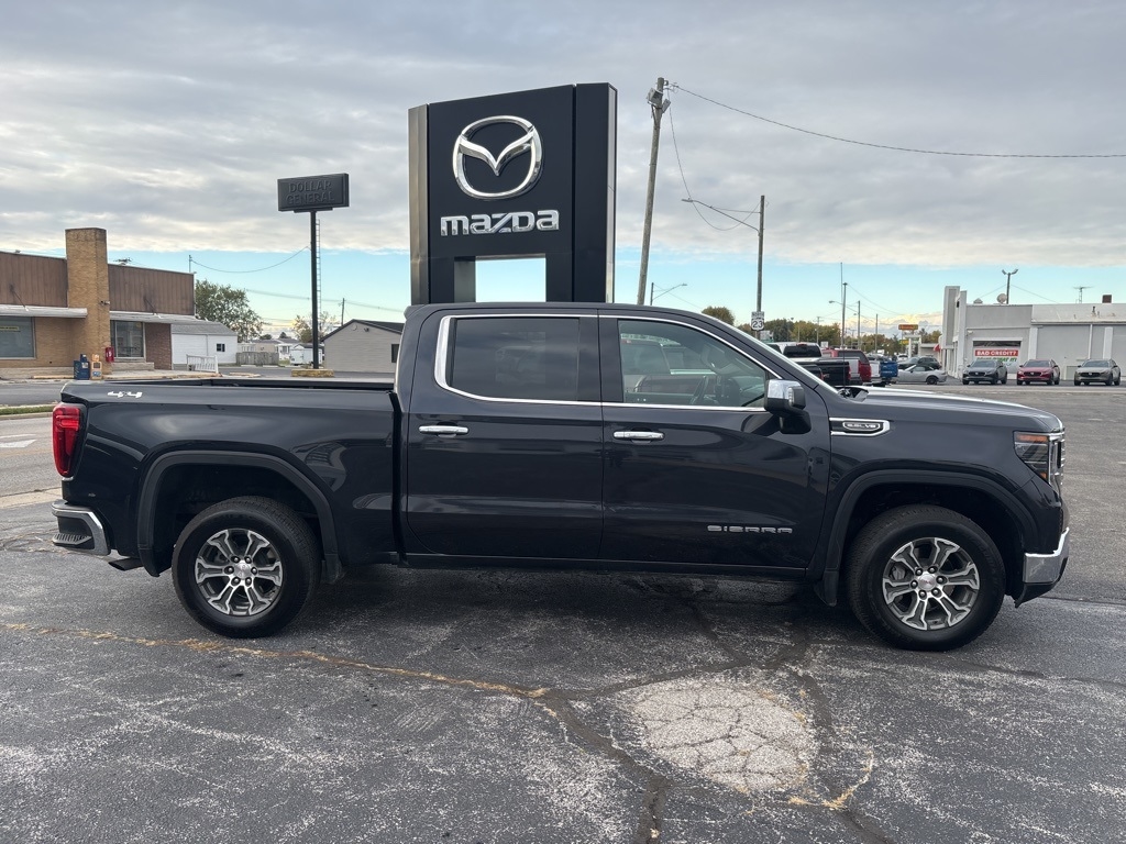 GMC Sierra 1500 4WD Crew Cab 147" SLT 2024