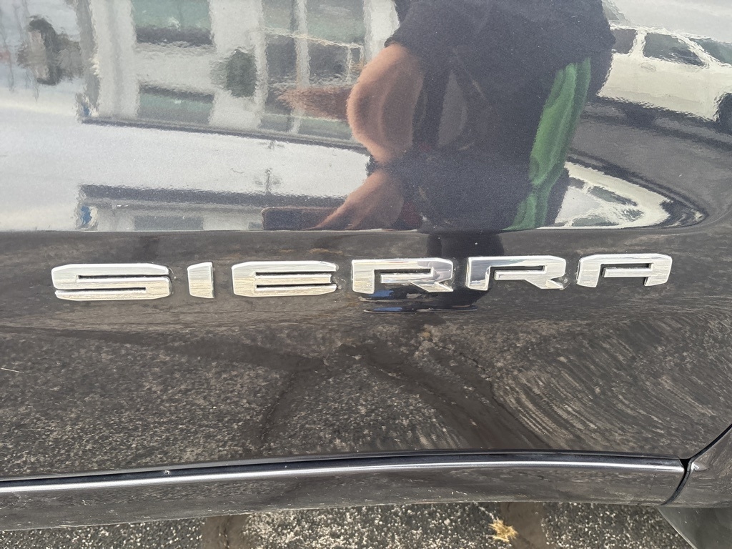 GMC Sierra 1500 4WD Crew Cab 147" SLT 2024