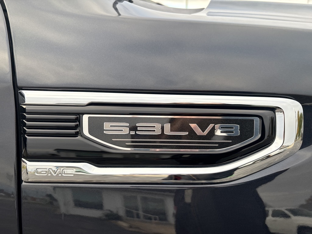 GMC Sierra 1500 4WD Crew Cab 147" SLT 2024