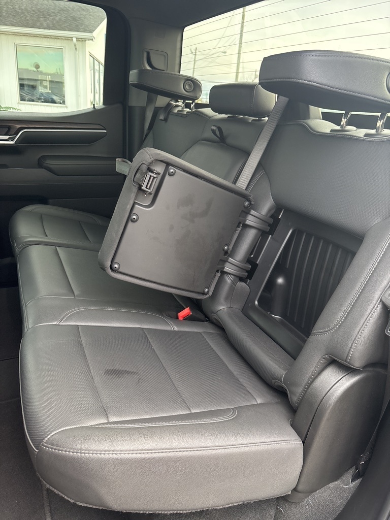 GMC Sierra 1500 4WD Crew Cab 147" SLT 2024