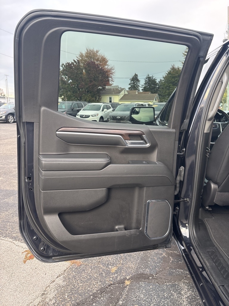 GMC Sierra 1500 4WD Crew Cab 147" SLT 2024