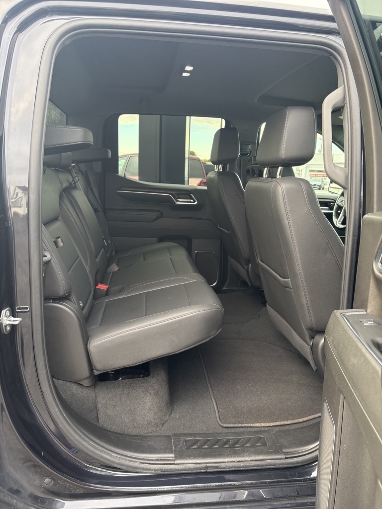 GMC Sierra 1500 4WD Crew Cab 147" SLT 2024