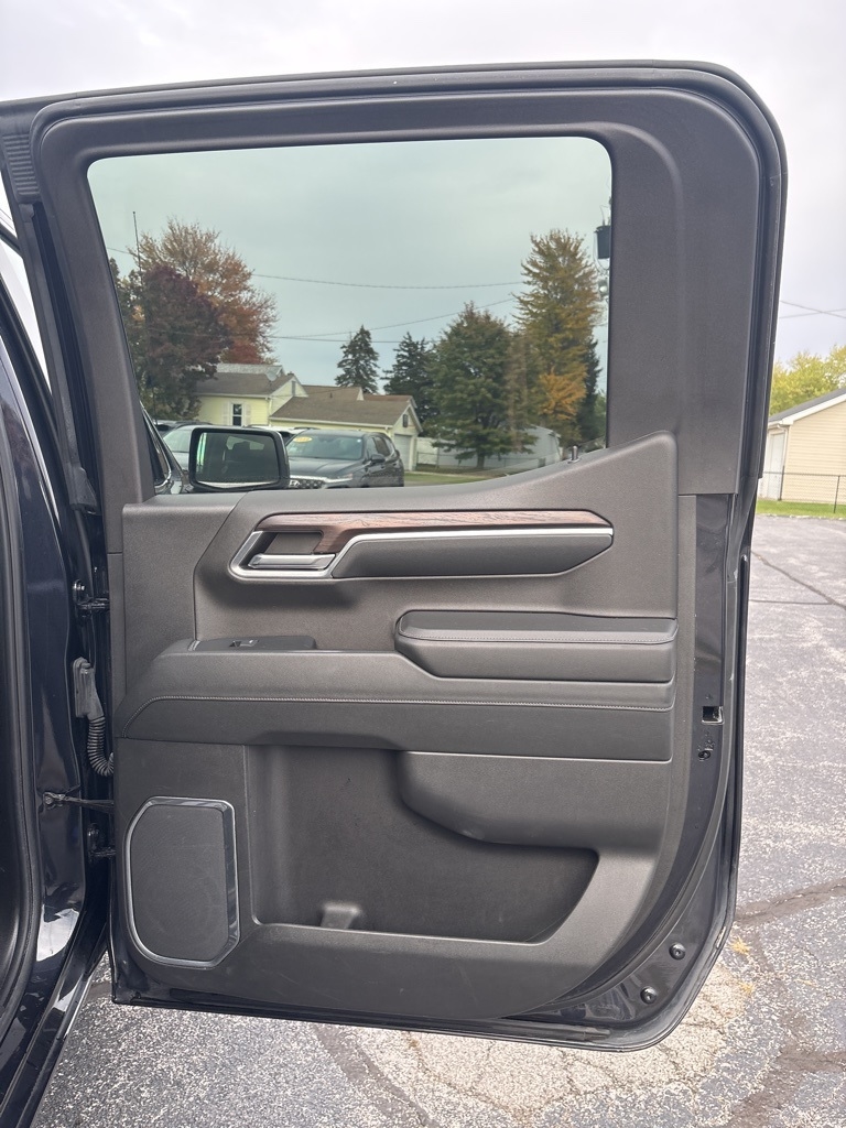 GMC Sierra 1500 4WD Crew Cab 147" SLT 2024