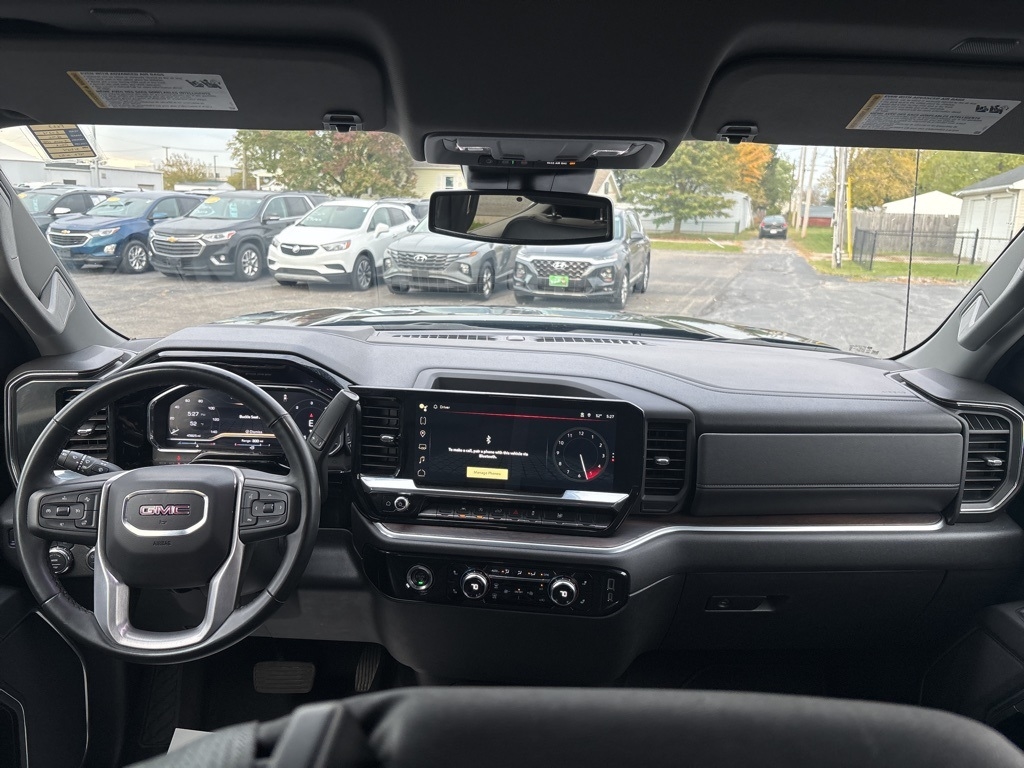 GMC Sierra 1500 4WD Crew Cab 147" SLT 2024