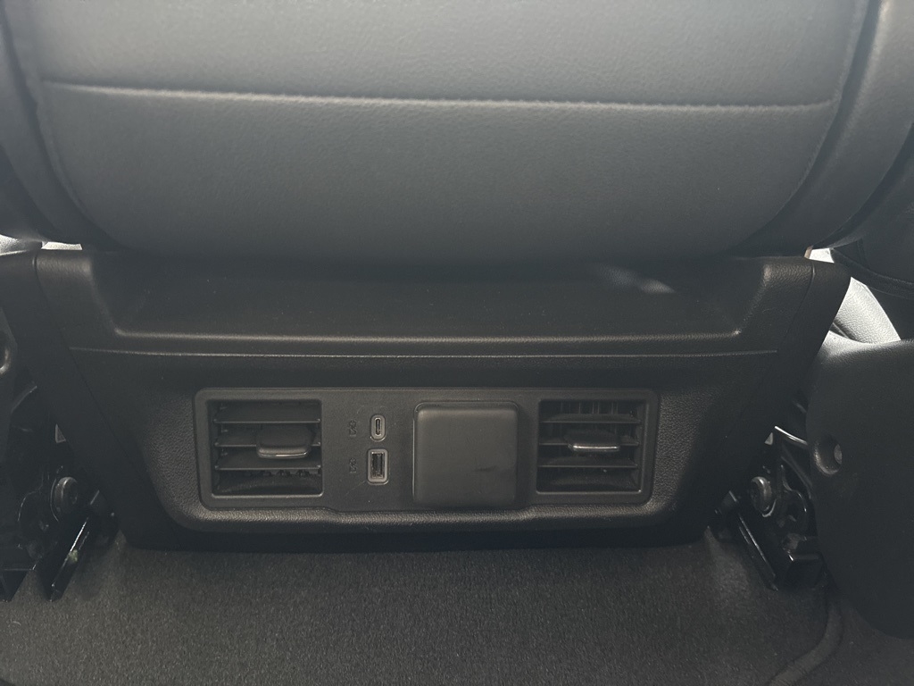 GMC Sierra 1500 4WD Crew Cab 147" SLT 2024