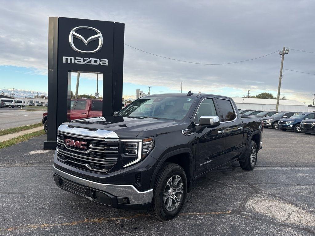 GMC Sierra 1500 4WD Crew Cab 147" SLT 2024