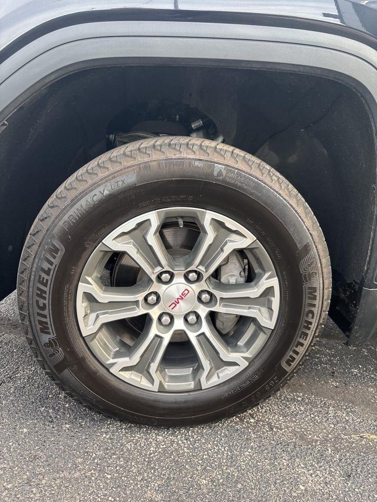 GMC Sierra 1500 4WD Crew Cab 147" SLT 2024