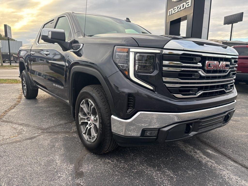 GMC Sierra 1500 4WD Crew Cab 147" SLT 2024