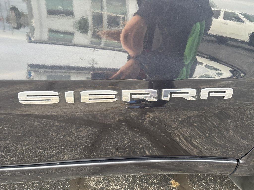 GMC Sierra 1500 4WD Crew Cab 147" SLT 2024