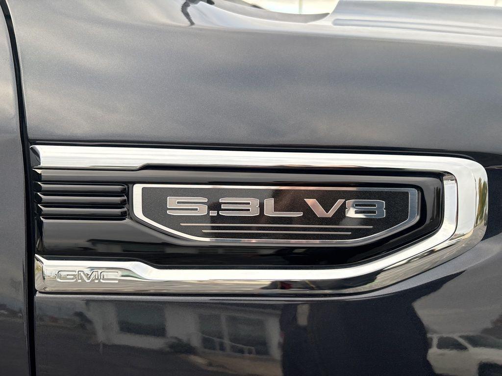 GMC Sierra 1500 4WD Crew Cab 147" SLT 2024