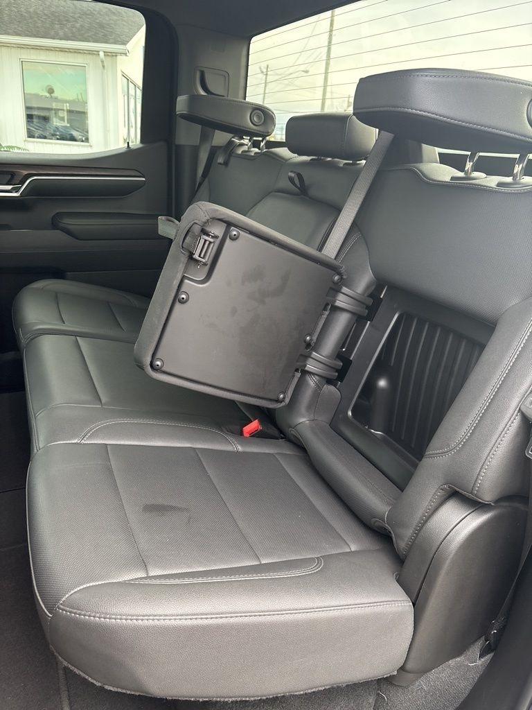 GMC Sierra 1500 4WD Crew Cab 147" SLT 2024