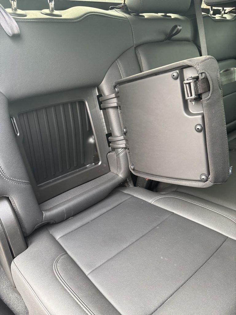 GMC Sierra 1500 4WD Crew Cab 147" SLT 2024