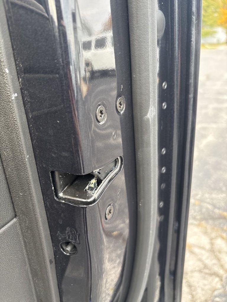 GMC Sierra 1500 4WD Crew Cab 147" SLT 2024